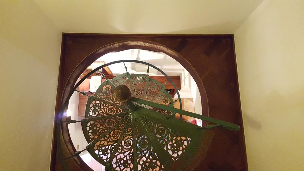 Holiday Home,332090947:JPEG